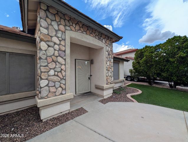 15748 W PARADISE Lane, Surprise, AZ 85374
