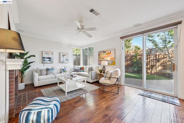 321 Ratto Rd, Alameda, CA 94502