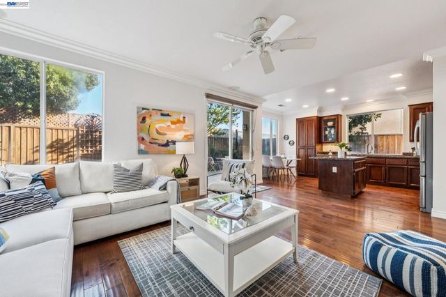 321 Ratto Rd, Alameda, CA 94502