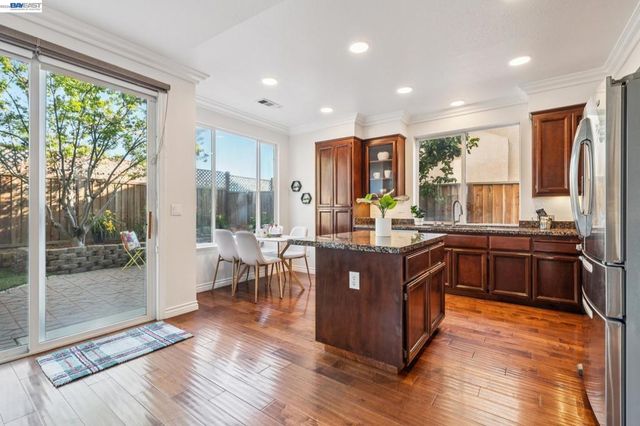 321 Ratto Rd, Alameda, CA 94502