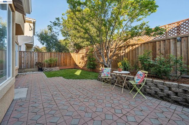 321 Ratto Rd, Alameda, CA 94502