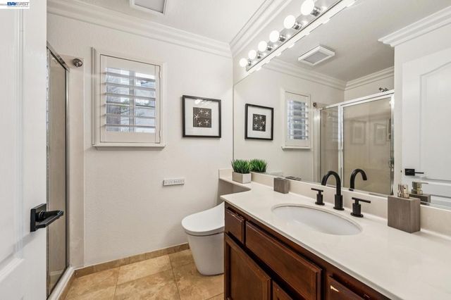 321 Ratto Rd, Alameda, CA 94502