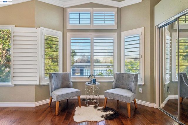 321 Ratto Rd, Alameda, CA 94502