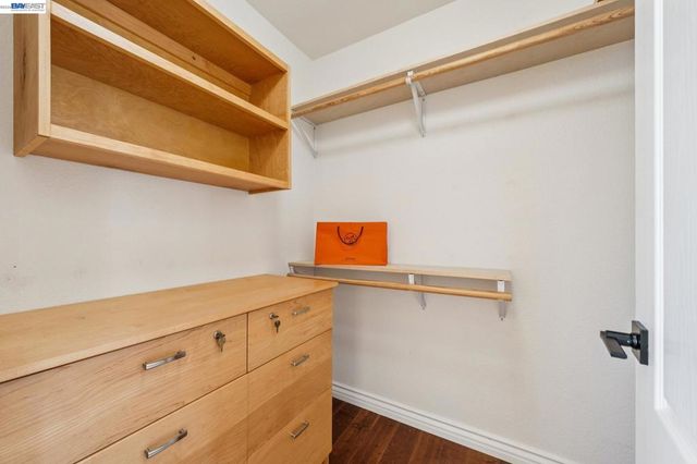 321 Ratto Rd, Alameda, CA 94502