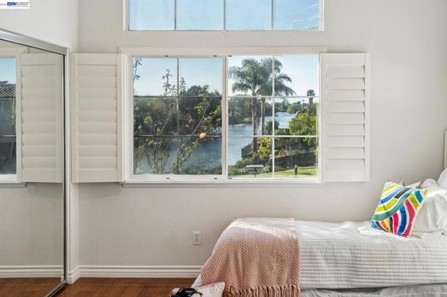 321 Ratto Rd, Alameda, CA 94502