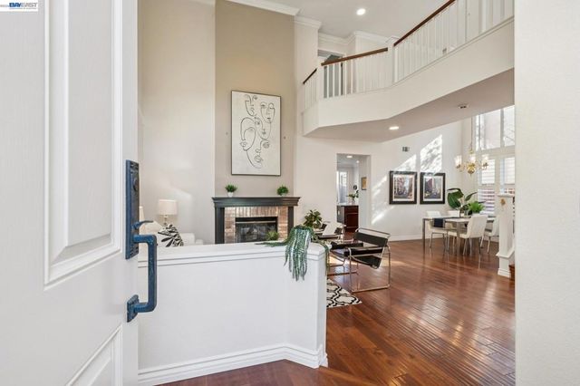 321 Ratto Rd, Alameda, CA 94502