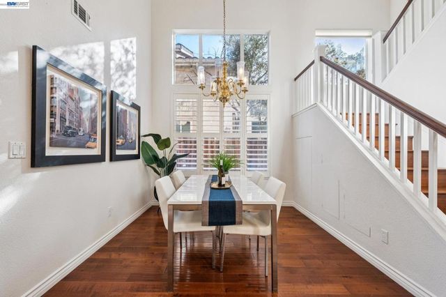 321 Ratto Rd, Alameda, CA 94502