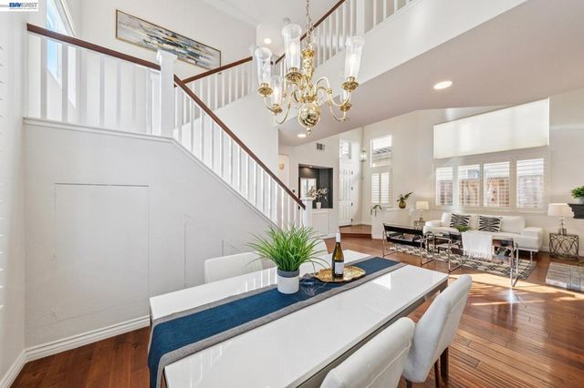 321 Ratto Rd, Alameda, CA 94502