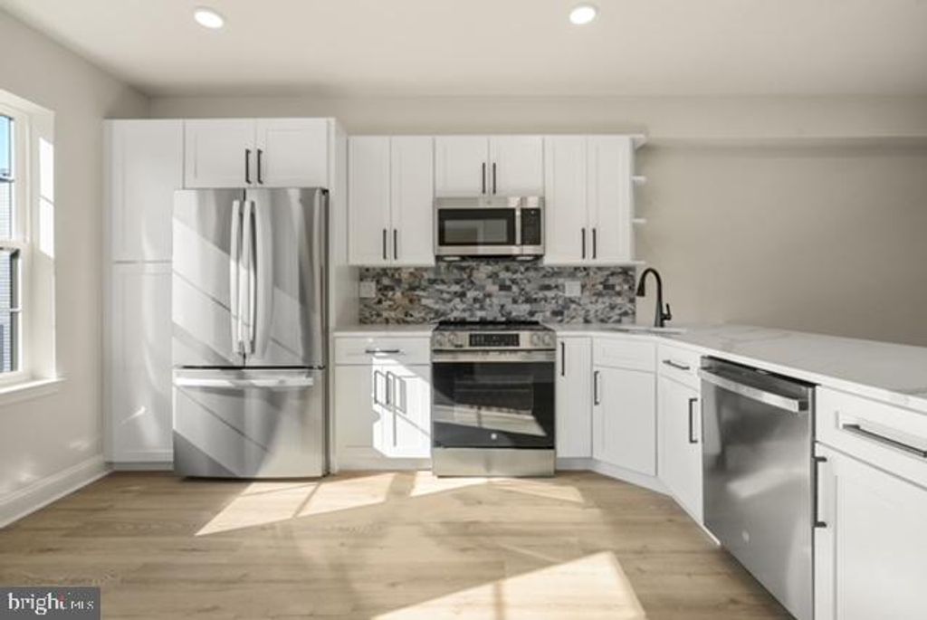 2705 PRIYA LN #A72, PHILADELPHIA, PA 19131 — photo 2