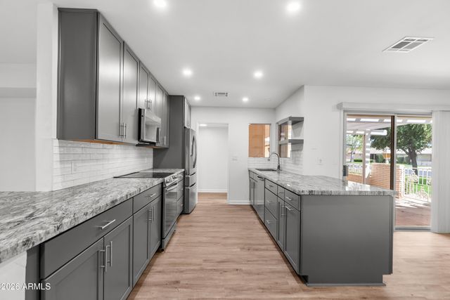 9508 W SANDSTONE Drive, Sun City, AZ 85351