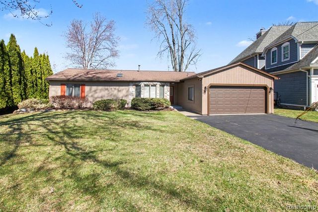 11591 Pleasant View Drive, Pinckney, MI 48169