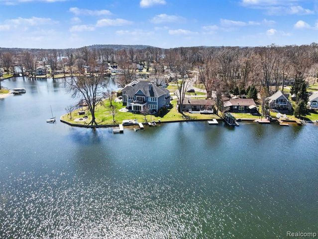 11591 Pleasant View Drive, Pinckney, MI 48169