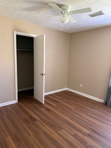 215 Gardner Road, Prattville, AL 36067