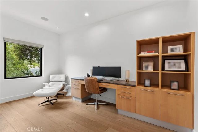 4415 Vanalden Avenue, Tarzana, CA 91356