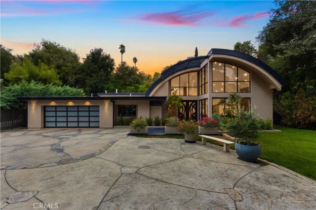 4415 Vanalden Avenue, Tarzana, CA 91356