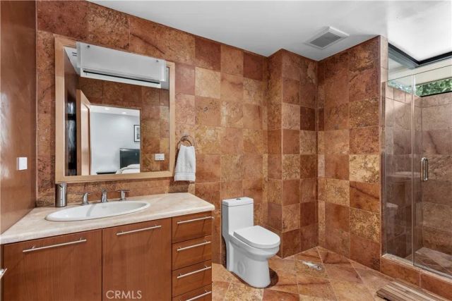 4415 Vanalden Avenue, Tarzana, CA 91356