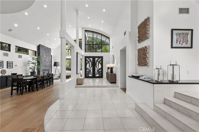 4415 Vanalden Avenue, Tarzana, CA 91356