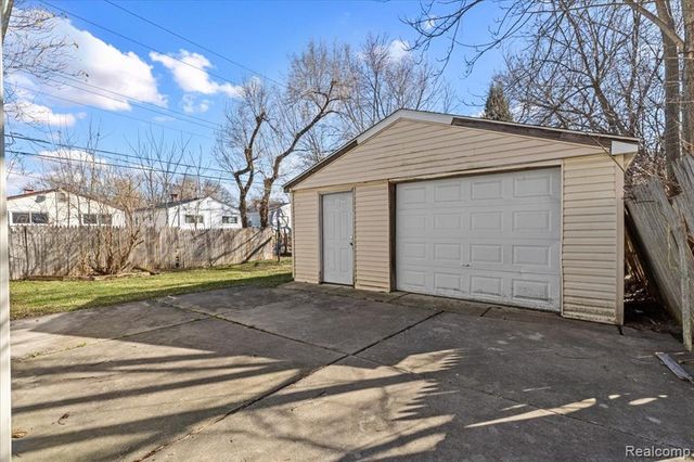 16230 Winston Street, Detroit, MI 48219