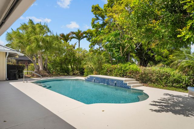 5311 SE Burning Tree Circle, Stuart, FL 34997