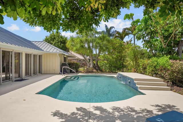 5311 SE Burning Tree Circle, Stuart, FL 34997