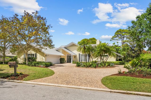 5311 SE Burning Tree Circle, Stuart, FL 34997