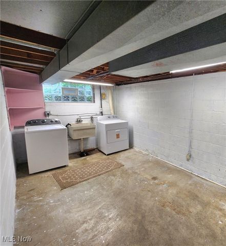 2908 Bowmen Lane, Parma, OH 44134