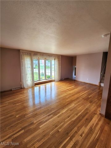 2908 Bowmen Lane, Parma, OH 44134