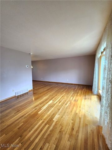 2908 Bowmen Lane, Parma, OH 44134