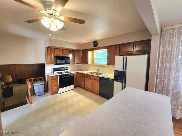 2908 Bowmen Lane, Parma, OH 44134