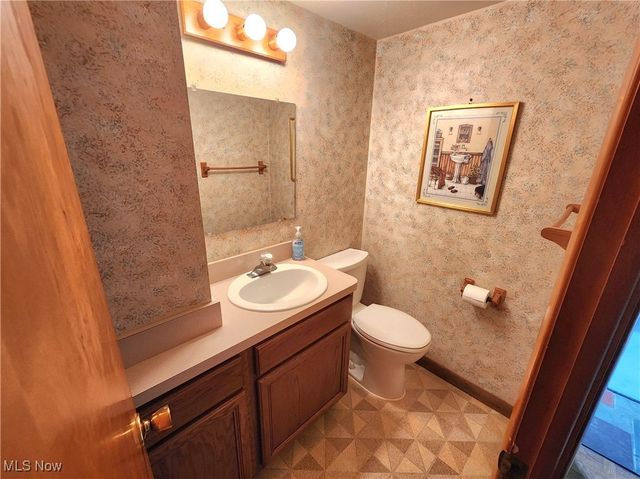 2908 Bowmen Lane, Parma, OH 44134