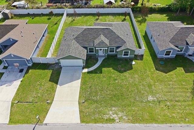 621 SE Prineville Street, Port St. Lucie, Port St Lucie, FL 34983