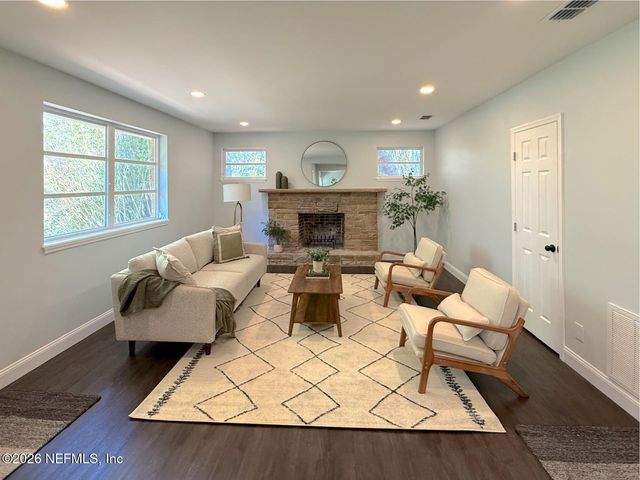 10135 LAKE VIEW Road W, Jacksonville, FL 32225