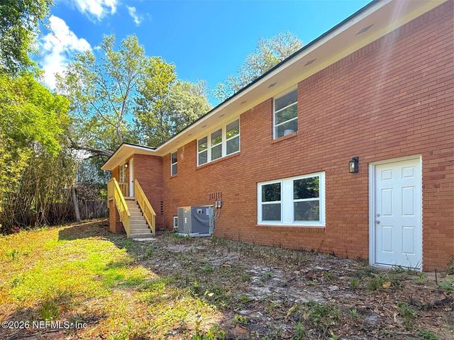 10135 LAKE VIEW Road W, Jacksonville, FL 32225