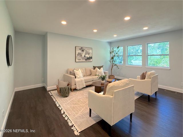 10135 LAKE VIEW Road W, Jacksonville, FL 32225