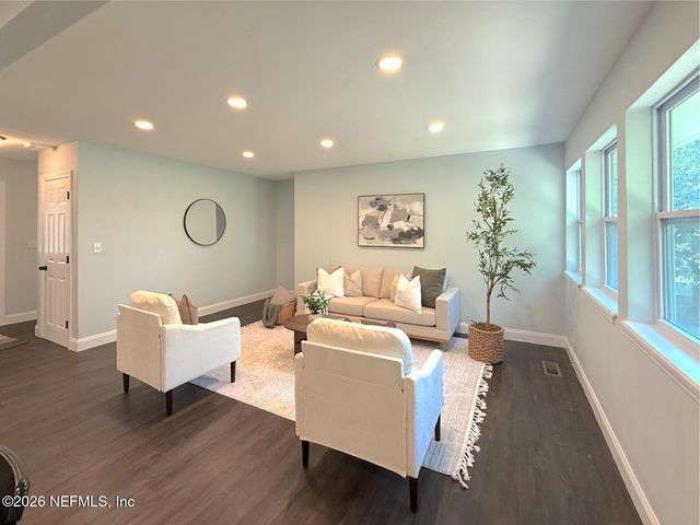 10135 LAKE VIEW Road W, Jacksonville, FL 32225