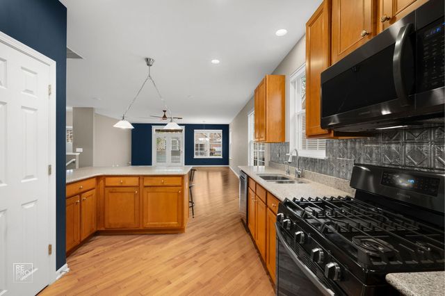 1870 Hampshire Drive, Hoffman Estates, IL 60192