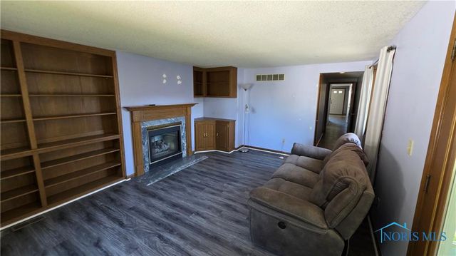 420 Clover Lane, Wauseon, OH 43567