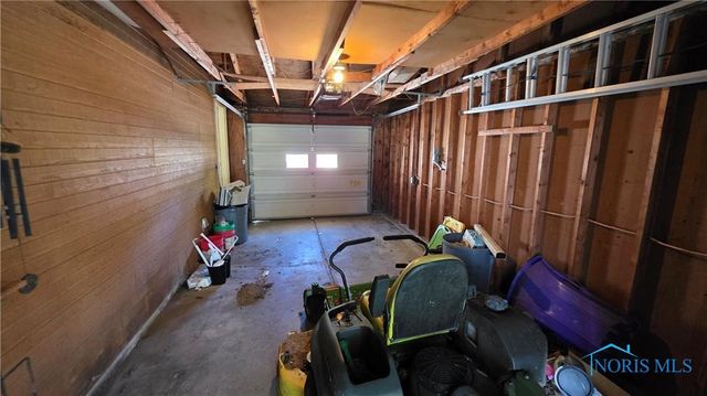 420 Clover Lane, Wauseon, OH 43567