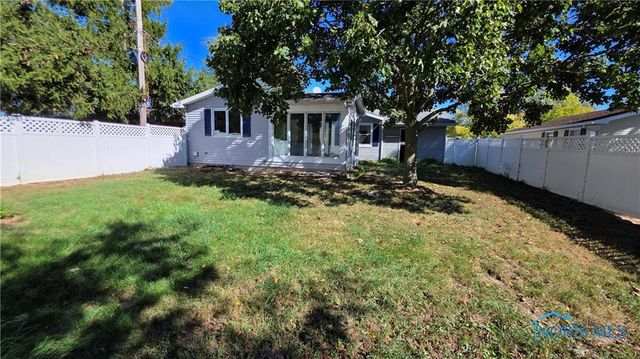 420 Clover Lane, Wauseon, OH 43567