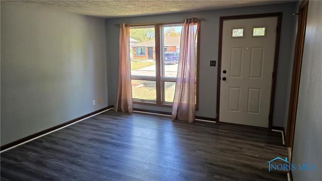 420 Clover Lane, Wauseon, OH 43567