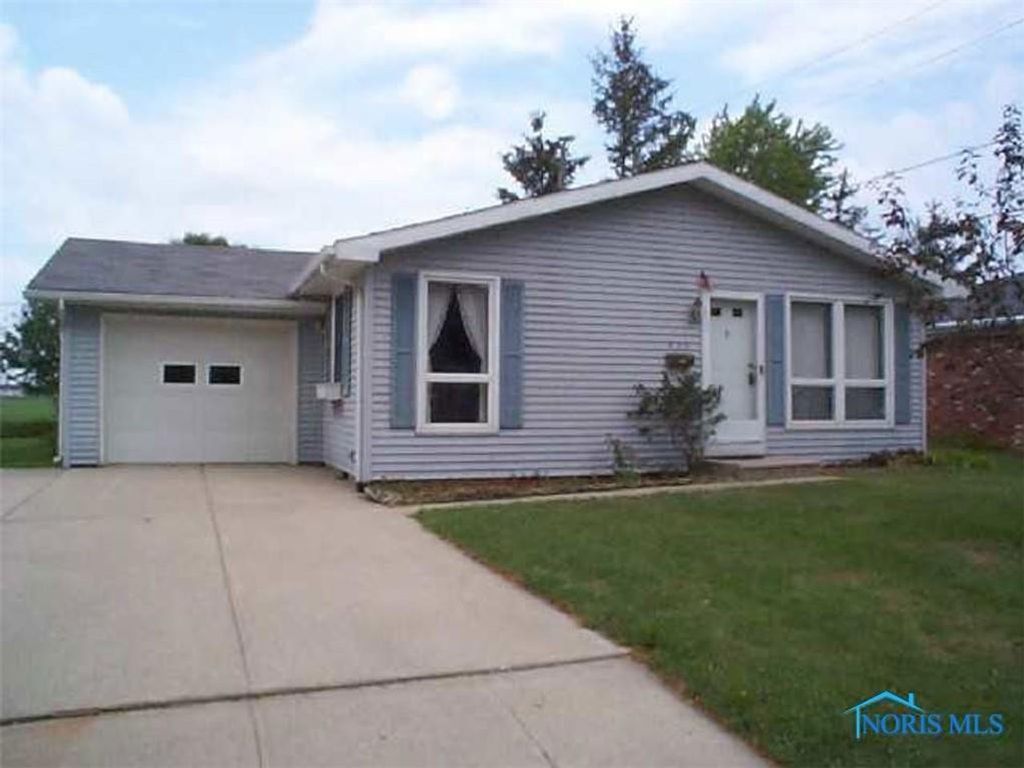 420 Clover Lane, Wauseon, OH 43567