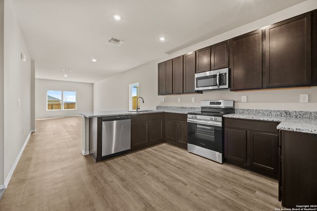 729 Canyon View, Seguin, TX 78155