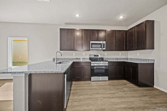 729 Canyon View, Seguin, TX 78155