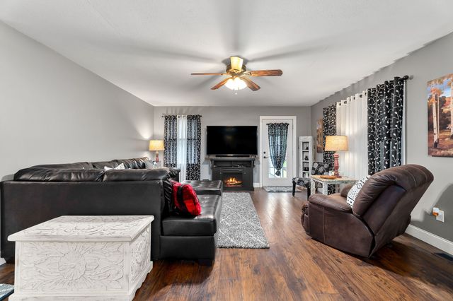 1294 Long Mountain Rd, Mcminnville, TN 37110