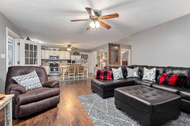 1294 Long Mountain Rd, Mcminnville, TN 37110