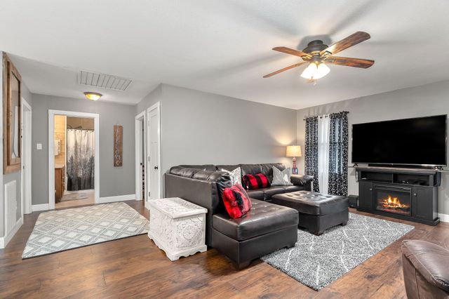 1294 Long Mountain Rd, Mcminnville, TN 37110