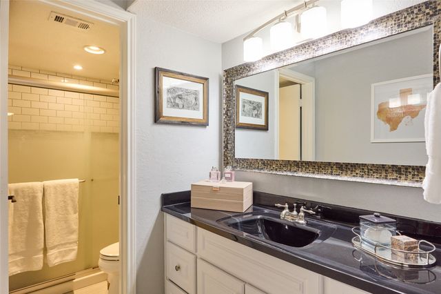 1603 Marsh Lane 301, Carrollton, TX 75006
