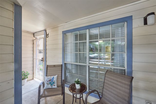 1603 Marsh Lane 301, Carrollton, TX 75006