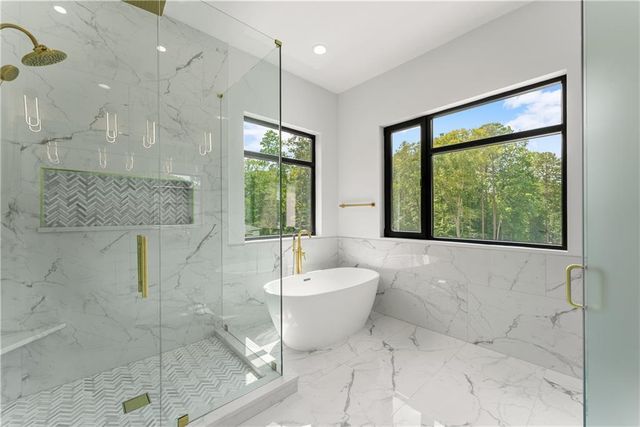 1678 Thomas Drive, Hoschton, GA 30548