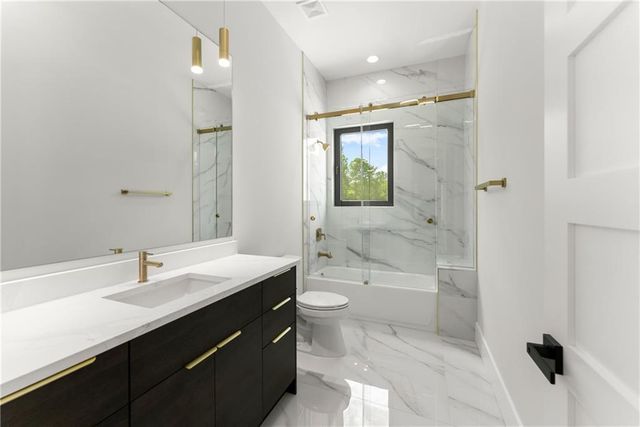 1678 Thomas Drive, Hoschton, GA 30548